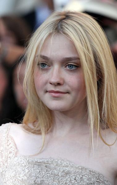 DakotaEclipsePremiereLA032.jpg