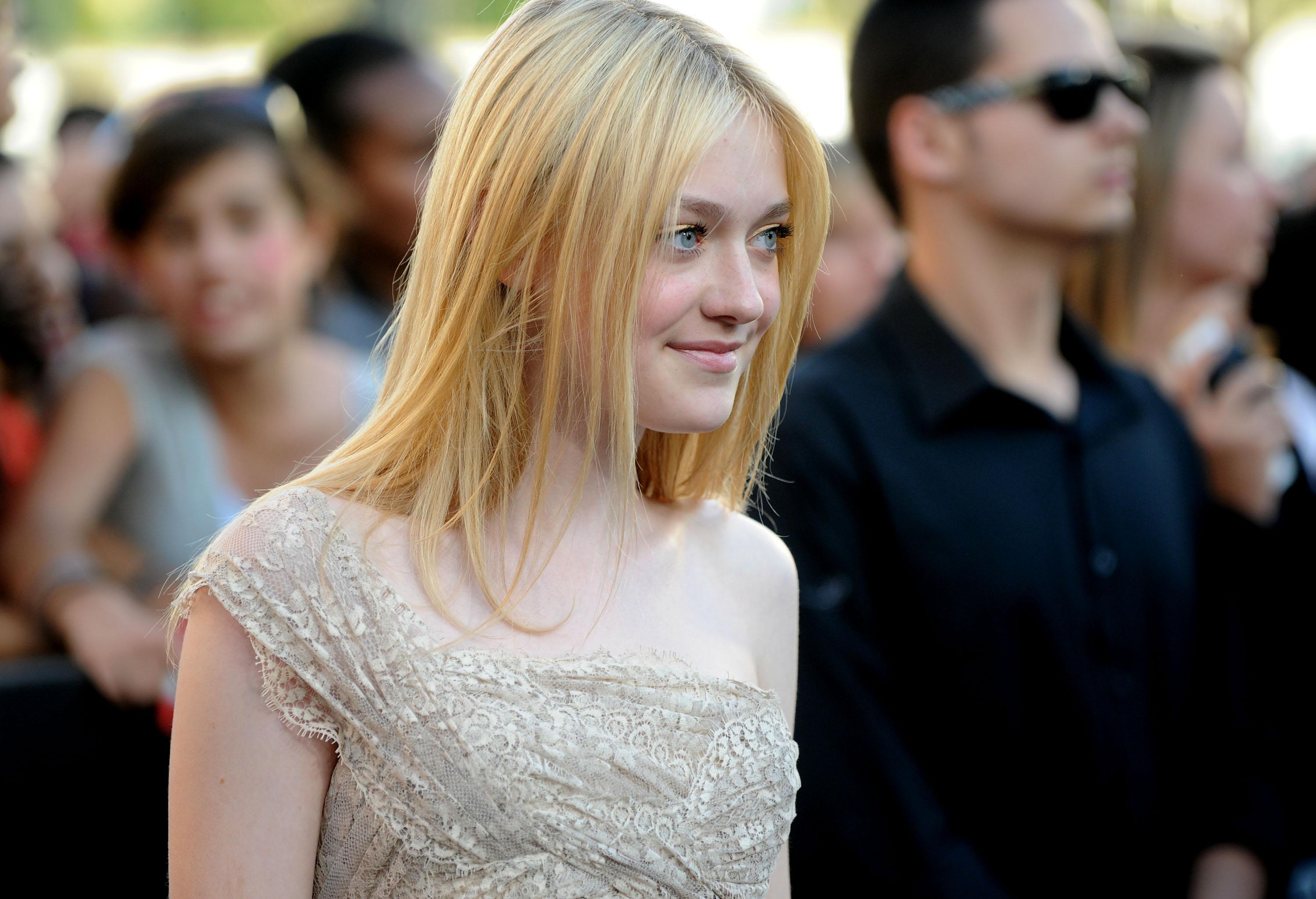 DakotaEclipsePremiereLA043.jpg