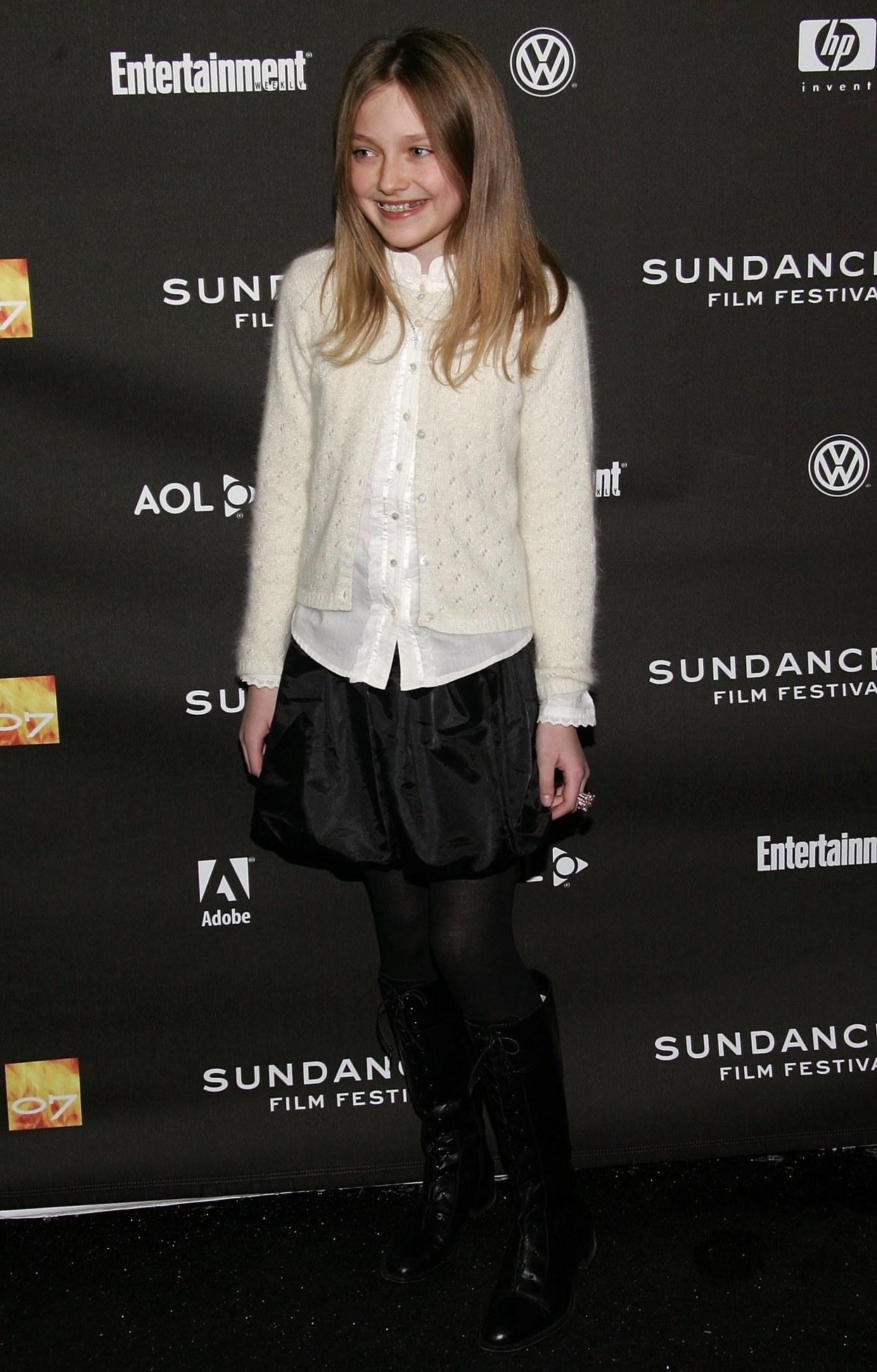 Dakota_HQHounddogPrem014.jpg