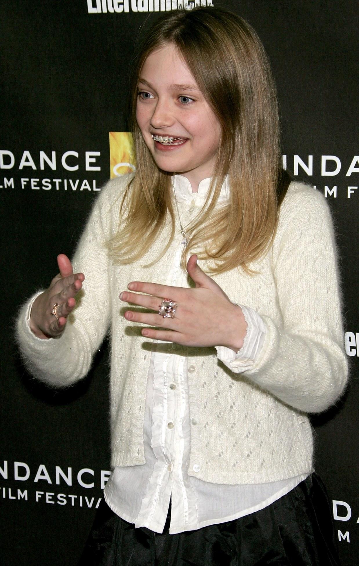 Dakota_HQHounddogPrem025.jpg