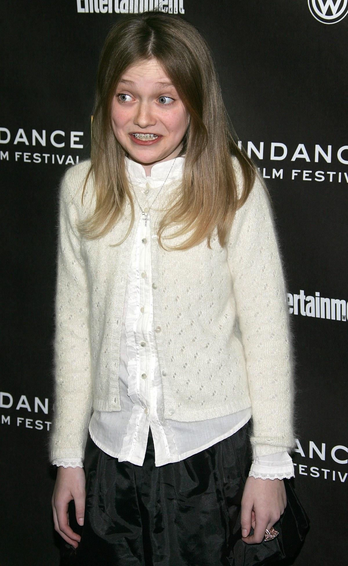 Dakota_HQHounddogPrem026.jpg