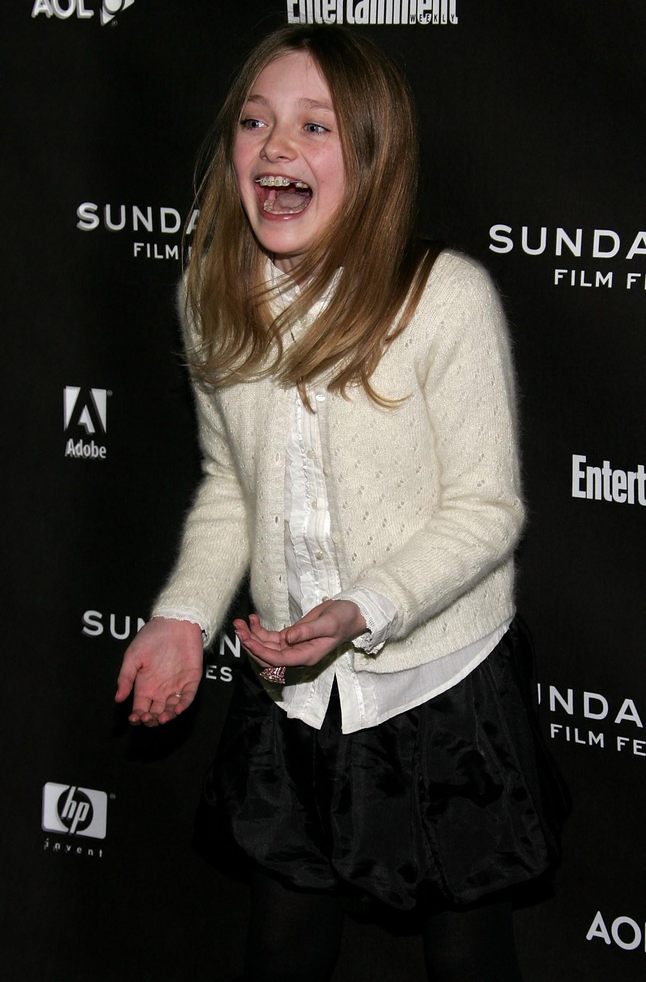 Dakota_HQHounddogPrem035.jpg