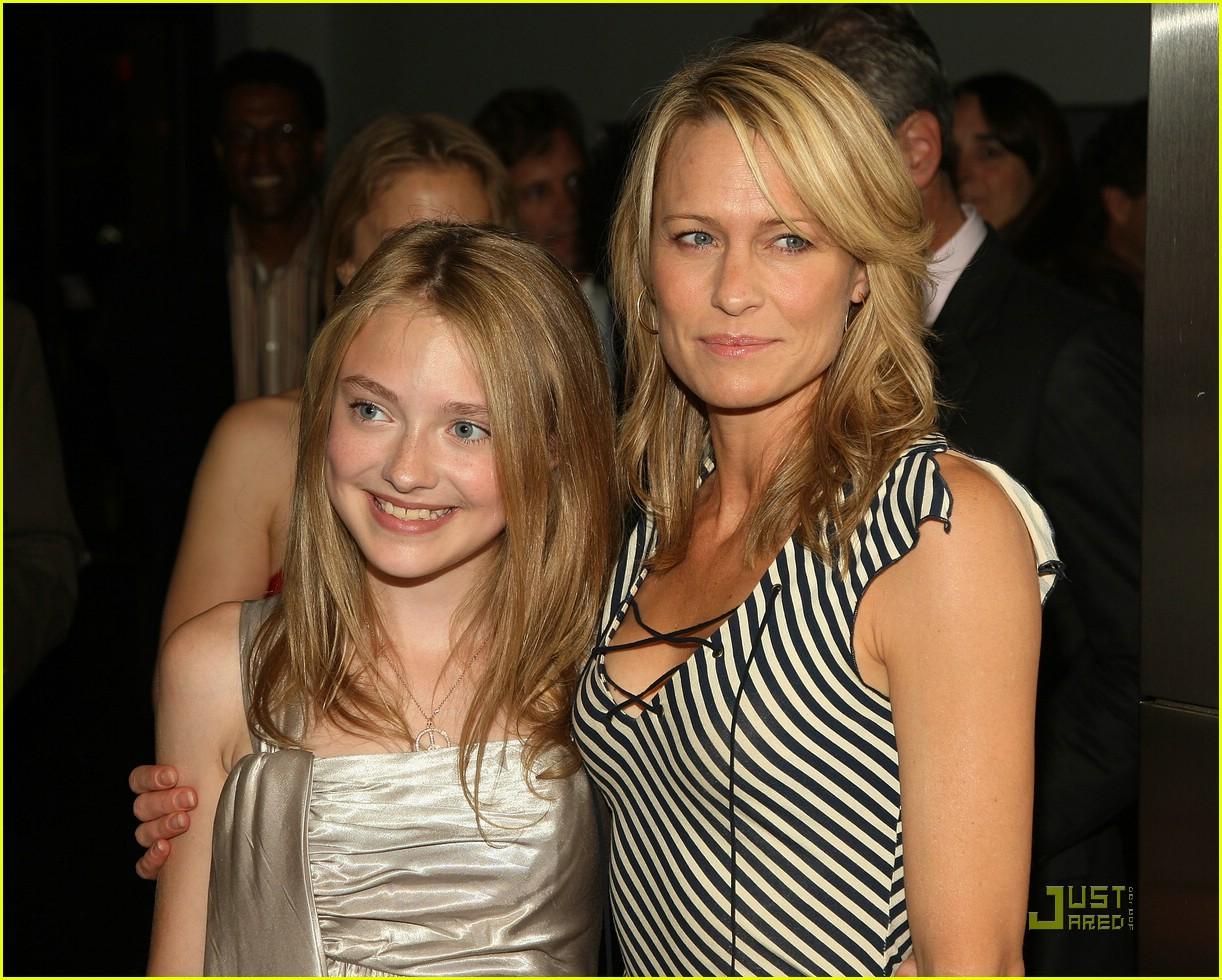 DakotaHounddogNYPremiere085.jpg