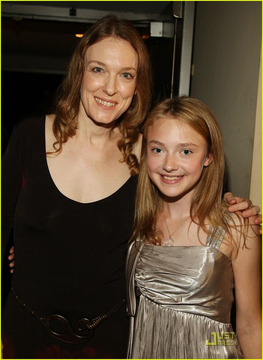 DakotaHounddogNYPremiere092.jpg