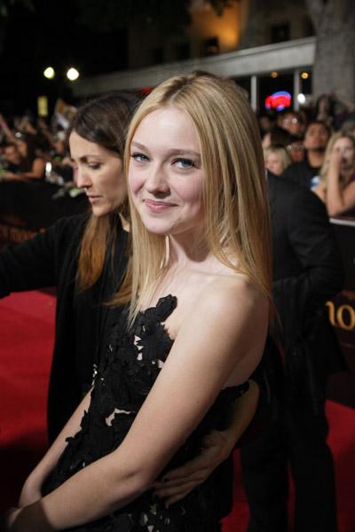 DakotaNewMoonPremiereNov16083.jpg