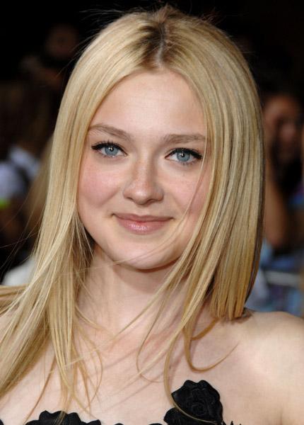 DakotaNewMoonPremiereNov16109.jpg