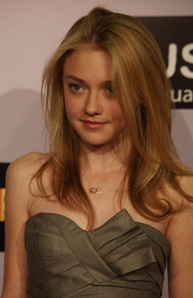 DakotaPushPremiere040.jpg