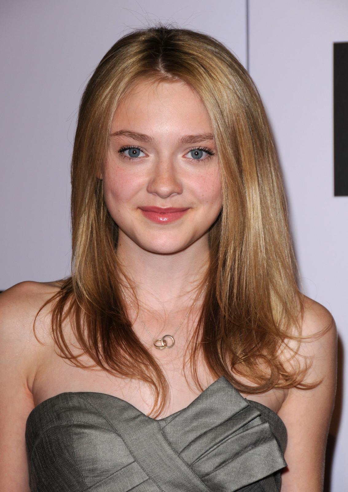 DakotaPushPremiere072.jpg