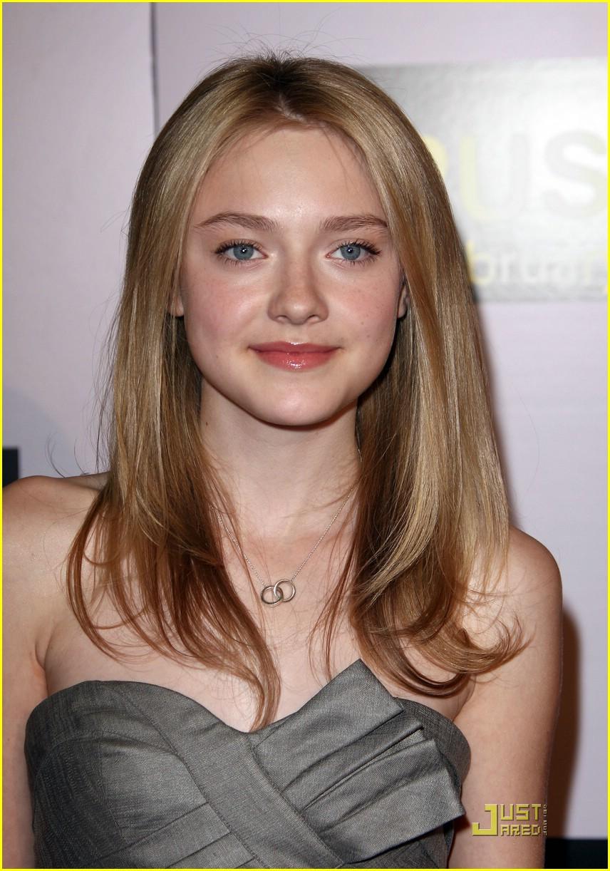 DakotaPushPremiere096.jpg