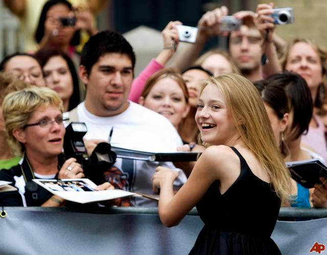 DakotaTSLOBTorontoPremiere071.jpg