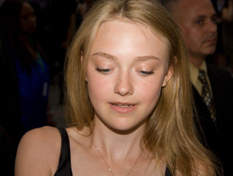 DakotaTSLOBTorontoPremiere085.jpg