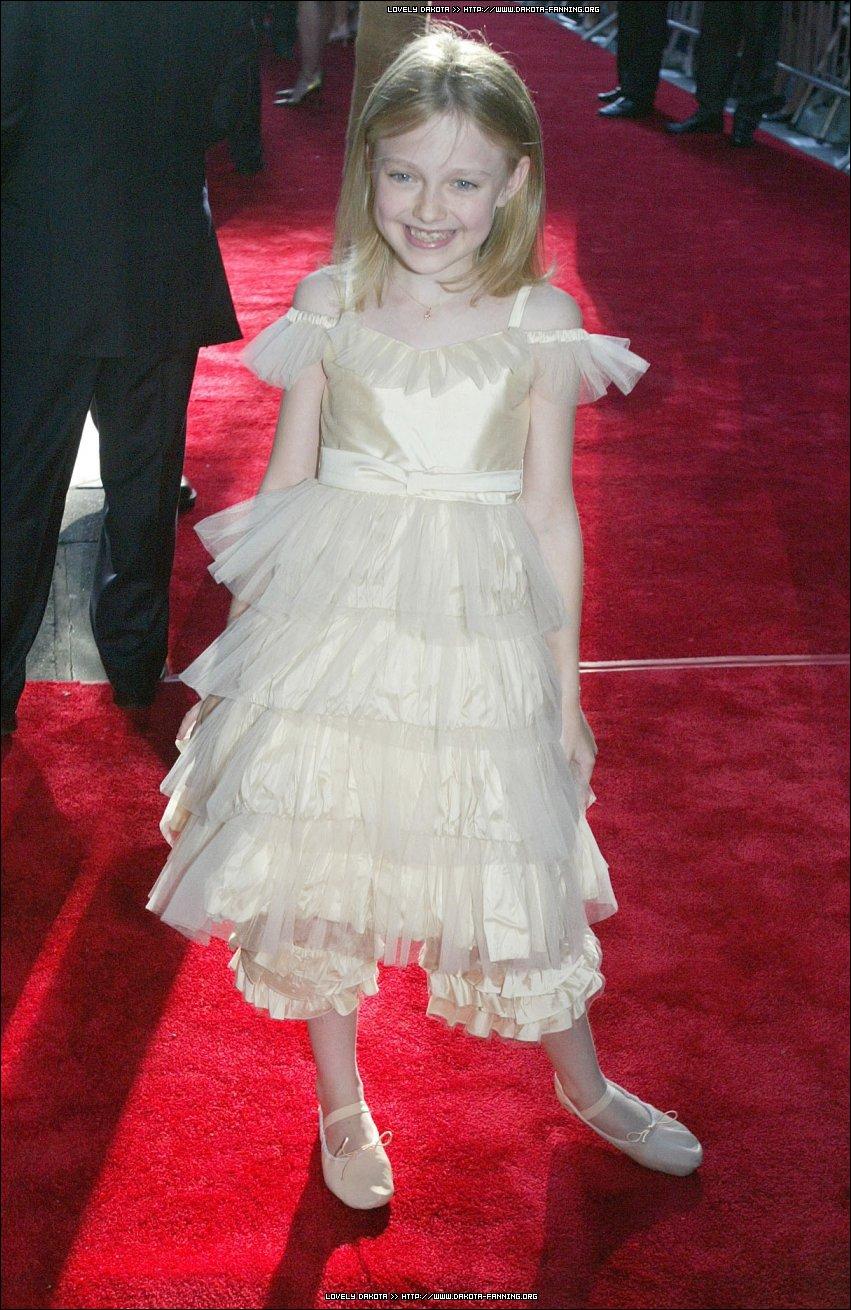 DakotaWOTWNYPremiere034.jpg