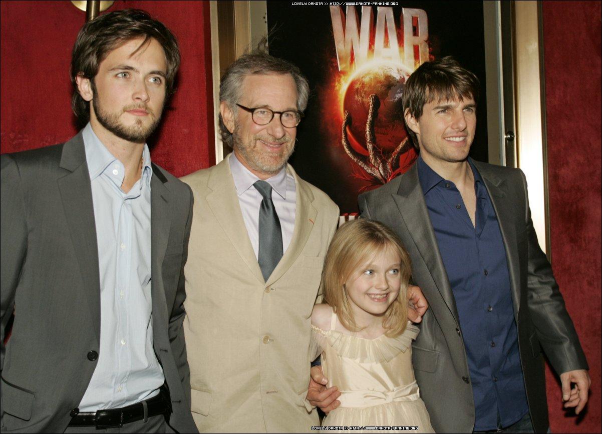 DakotaWOTWNYPremiere039.jpg