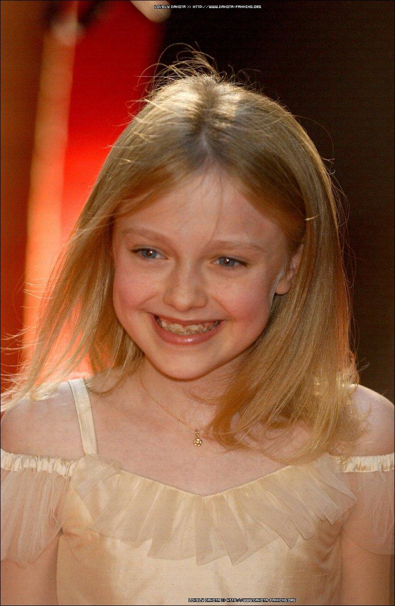 DakotaWOTWNYPremiere042.jpg