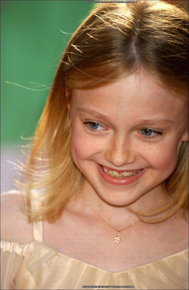 DakotaWOTWNYPremiere045.jpg
