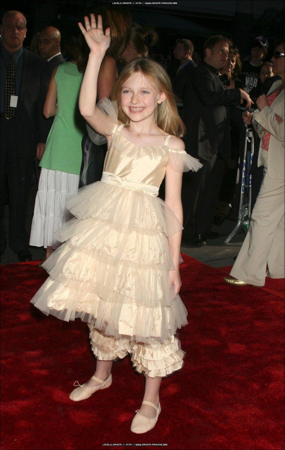 DakotaWOTWNYPremiere062.jpg