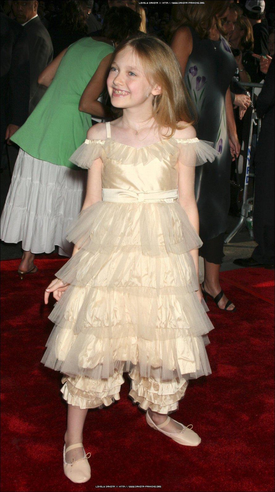 DakotaWOTWNYPremiere063.jpg