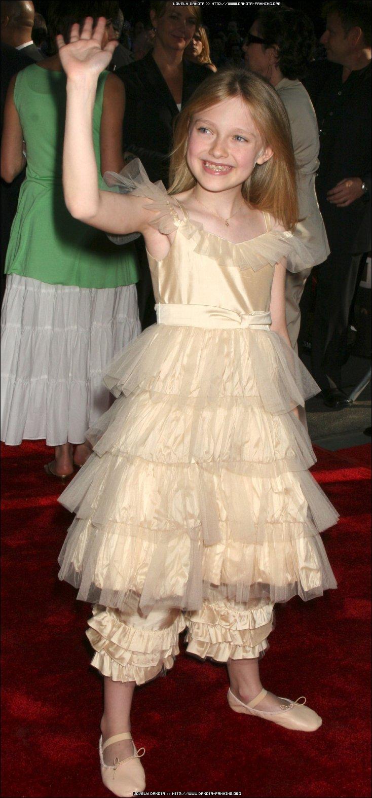 DakotaWOTWNYPremiere064.jpg