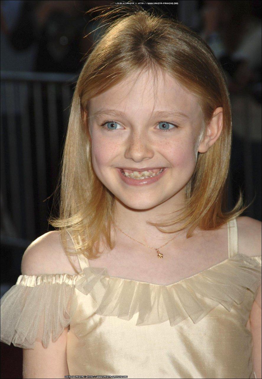 DakotaWOTWNYPremiere067.jpg