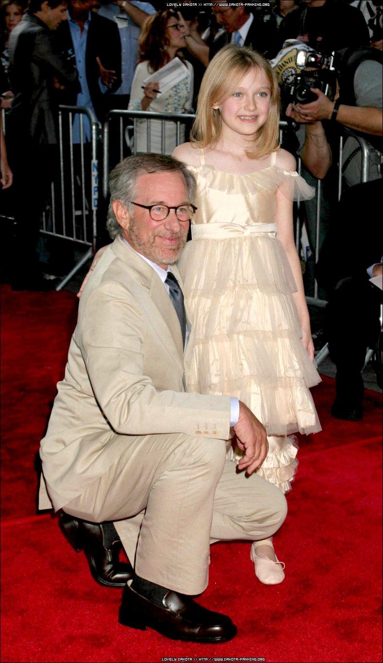DakotaWOTWNYPremiere068.jpg