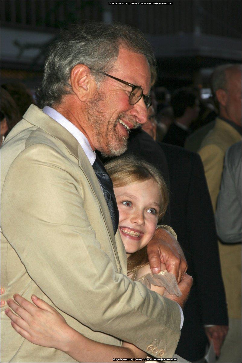 DakotaWOTWNYPremiere069.jpg