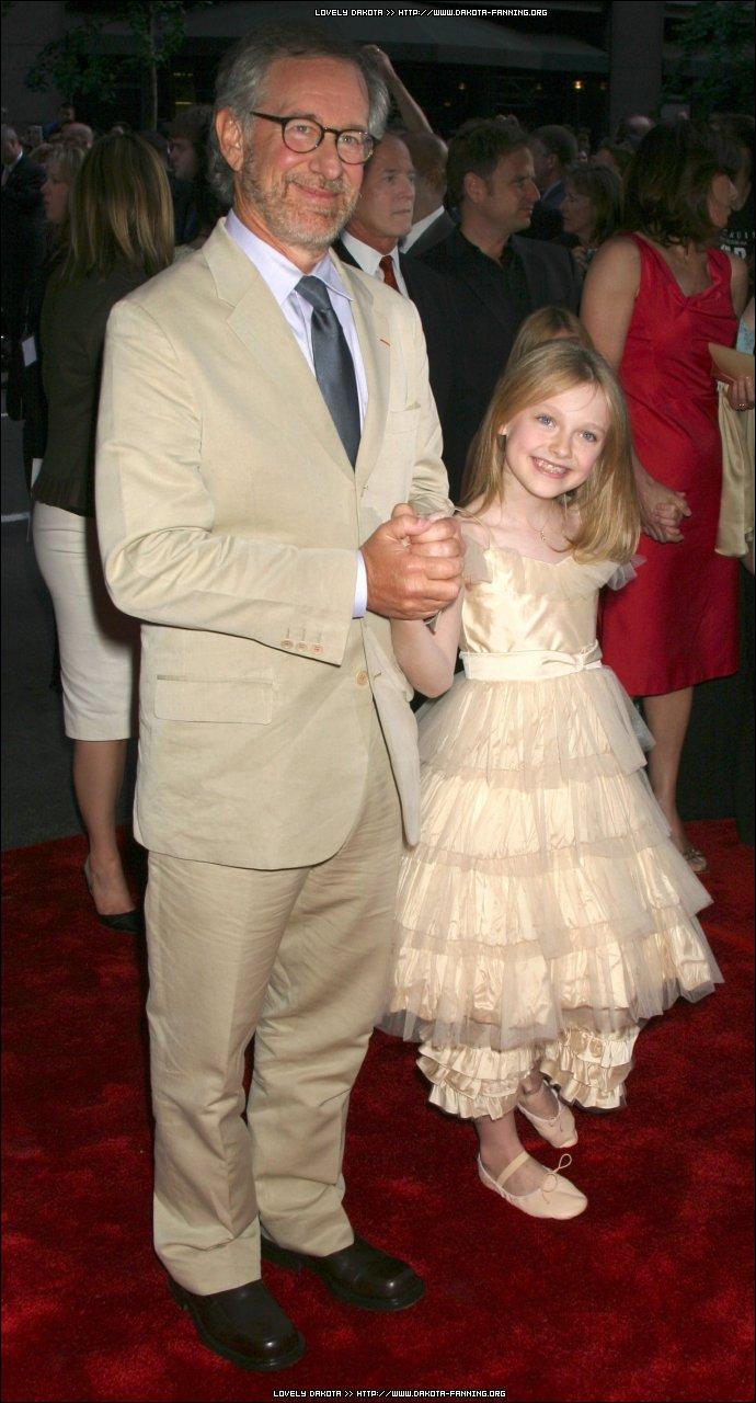 DakotaWOTWNYPremiere079.jpg
