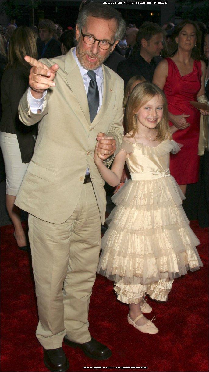DakotaWOTWNYPremiere080.jpg