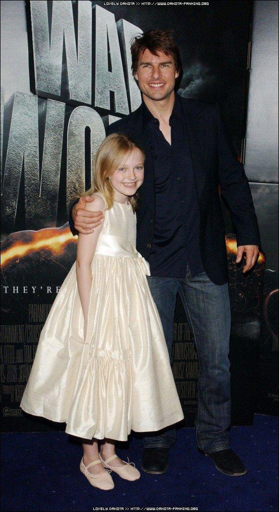 DakotaWOTWUKPremiere059.jpg