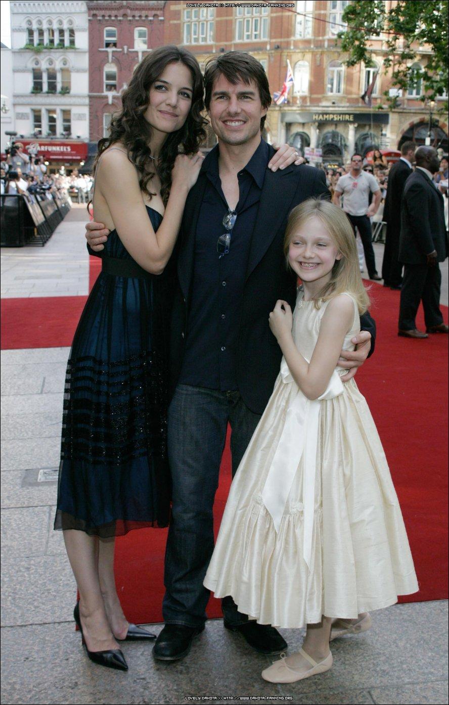 DakotaWOTWUKPremiere085.jpg