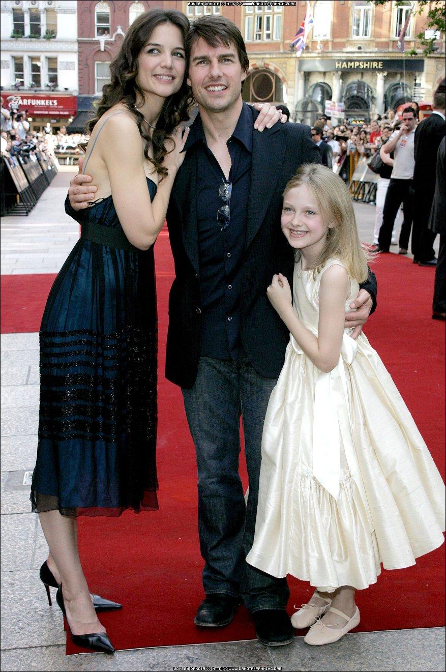 DakotaWOTWUKPremiere089.jpg