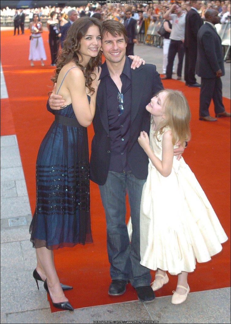 DakotaWOTWUKPremiere091.jpg