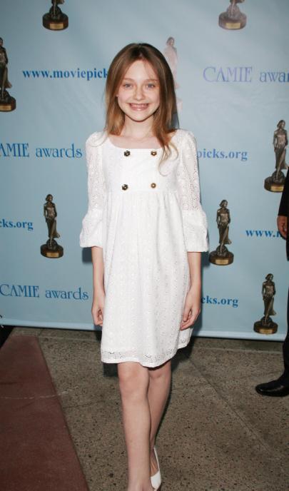 lovely-dakota-camie-awards-2007-05-12-02.jpg
