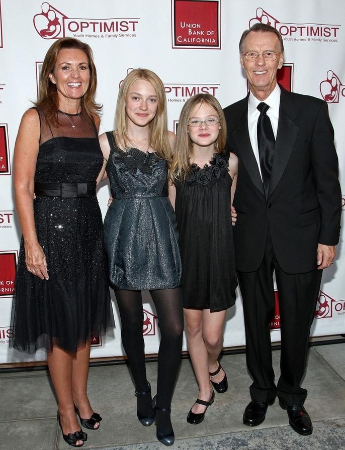 lovely-dakota-mentor-awards-2008-10-22-02.jpg