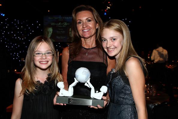 lovely-dakota-mentor-awards-2008-10-22-21.jpg