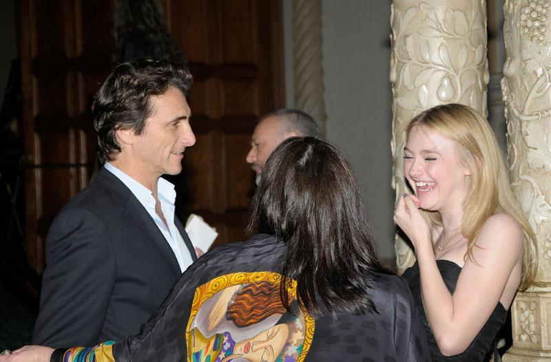 lovely-dakota-cinema-society-2010-02-27-01.jpg