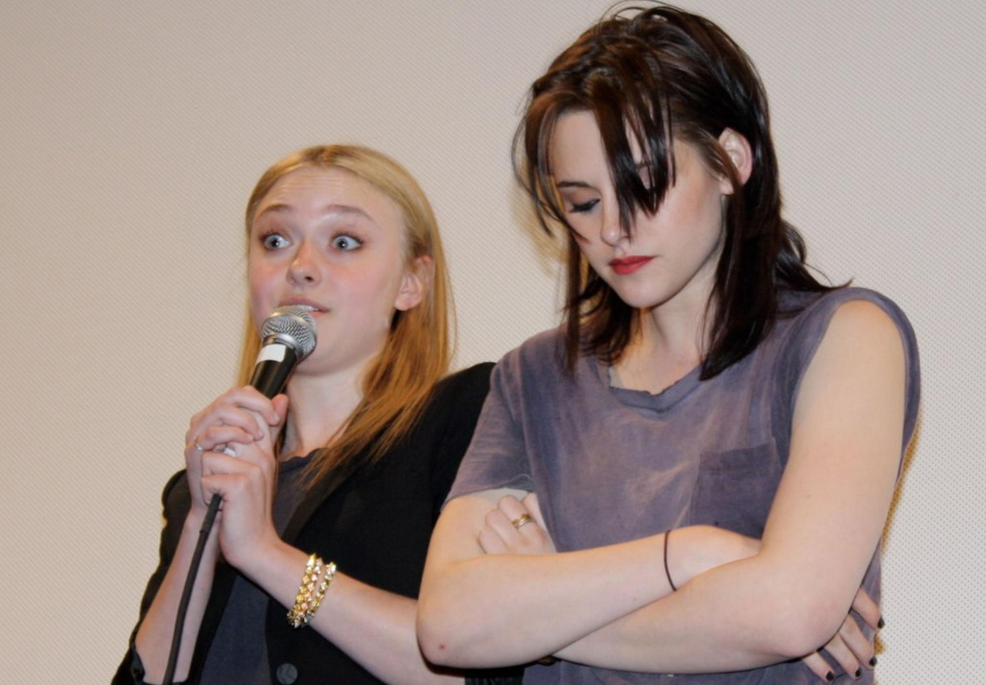 lovely-dakota-runaways-conference-2010-03-18-01.jpg