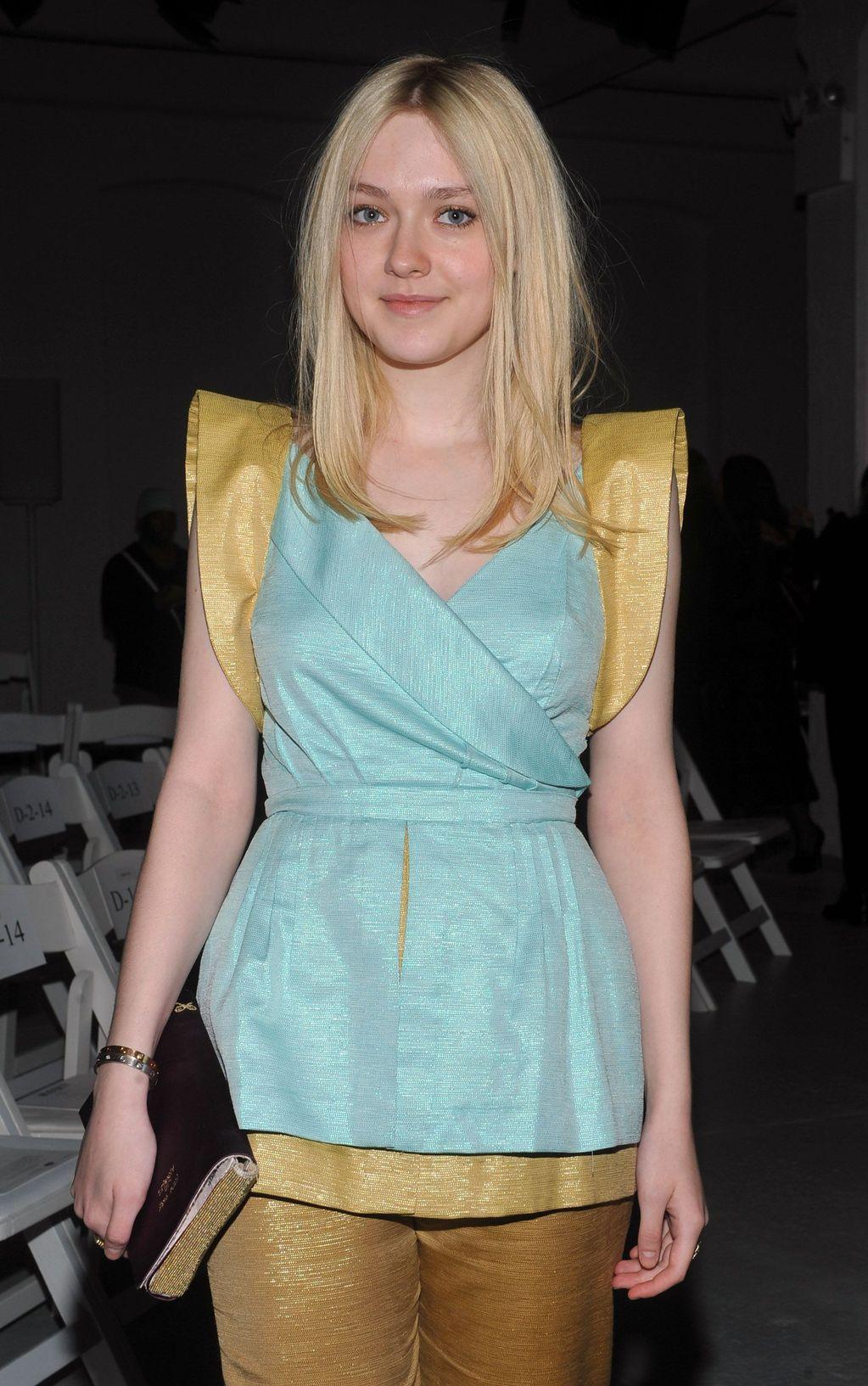 lovely-dakota-event-2012-02-14-05.jpg