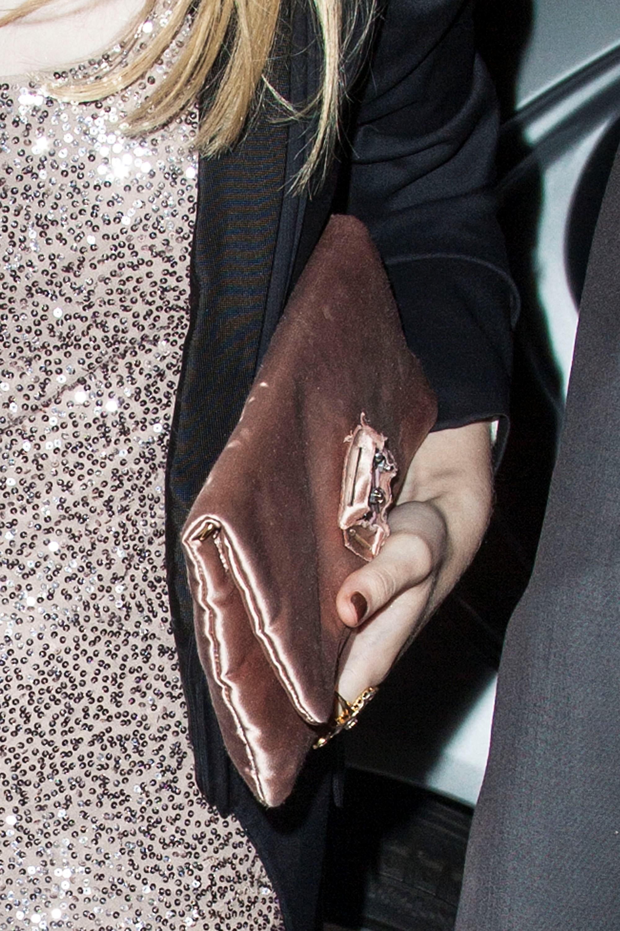 HQ
