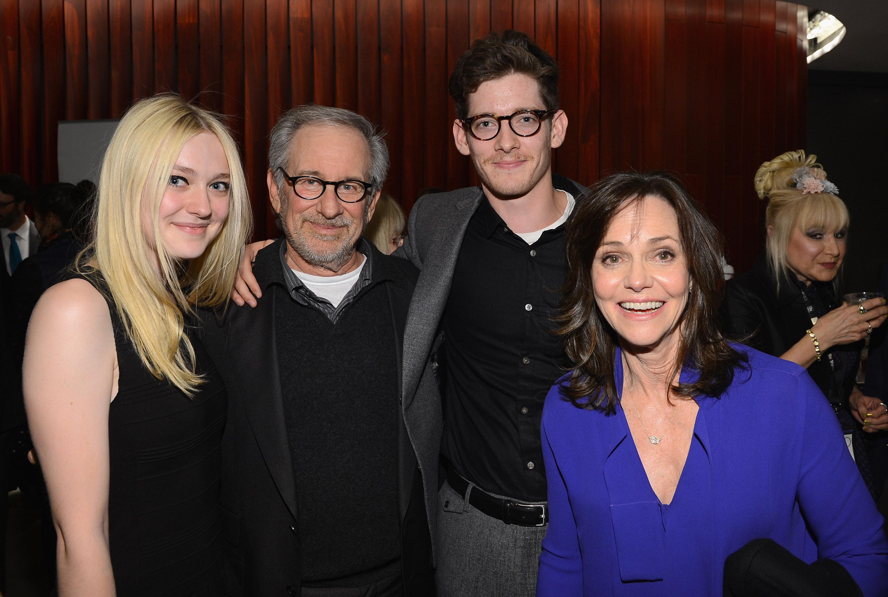 lovely-dakota-event-2012-10-08-02.jpg