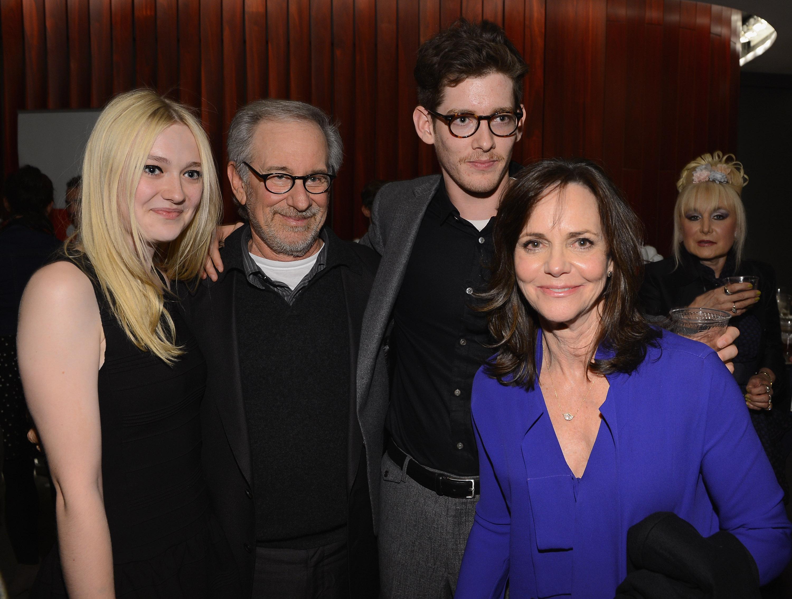 lovely-dakota-event-2012-10-08-03.jpg