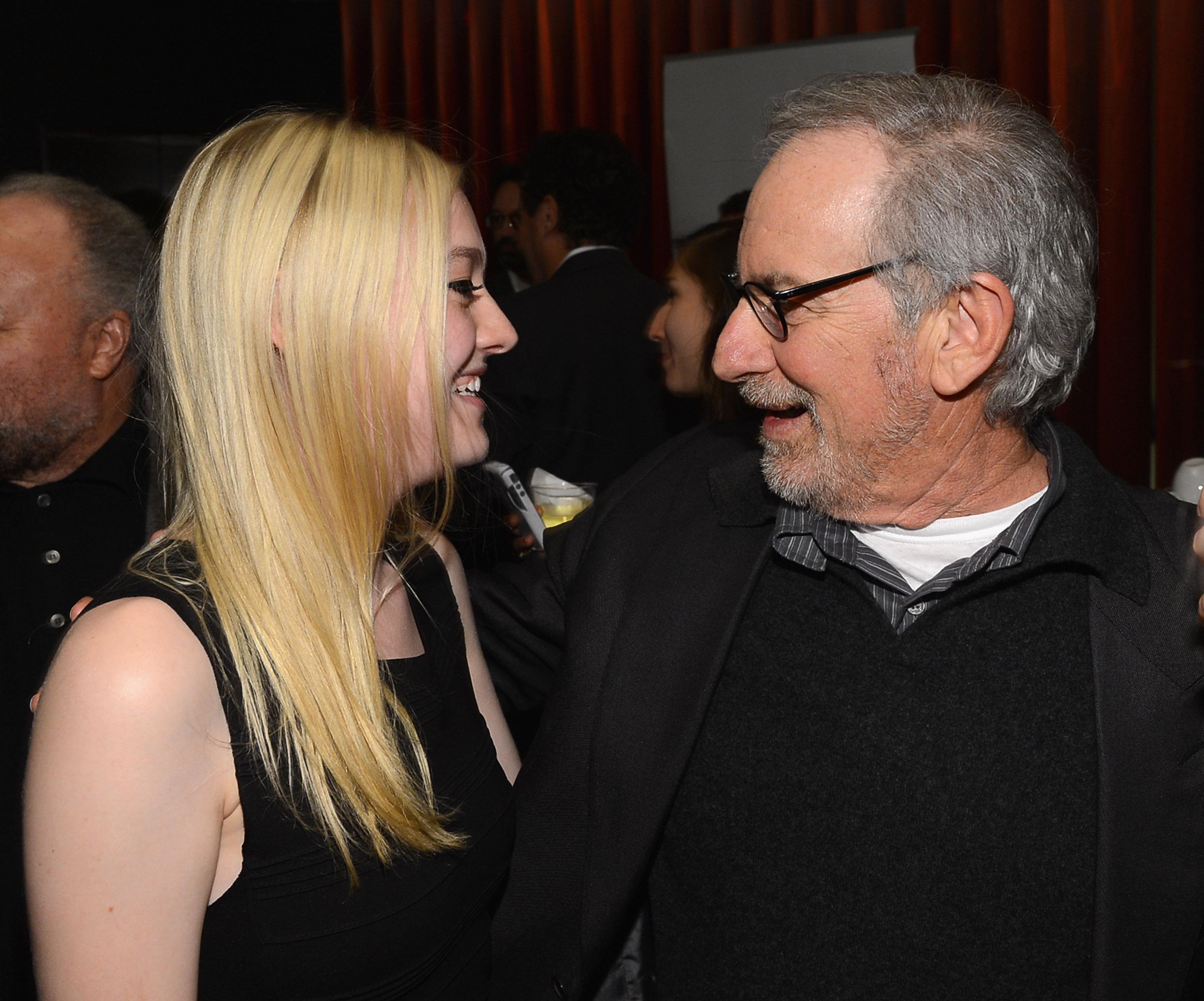 lovely-dakota-event-2012-10-08-04.jpg