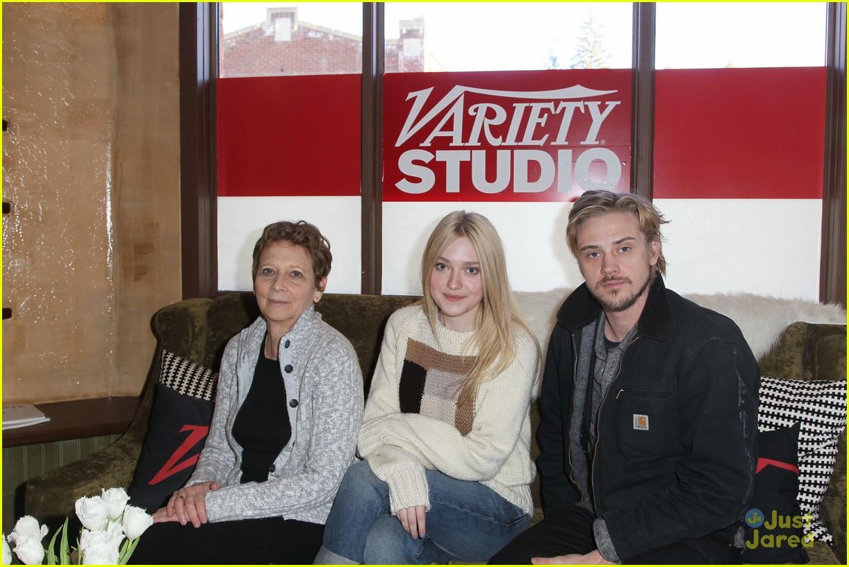 lovely-dakota-event-2013-01-22-02.jpg