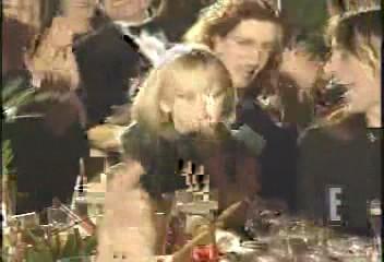 lovely-dakota-broadcast-film-critics-awards-2002-01-22-027.jpg
