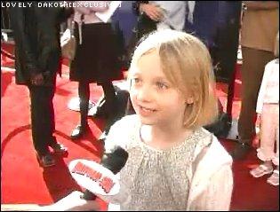 lovely-dakota-et-premiere-2002-03-16-04.jpg