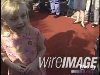 lovely-dakota-premiere-2003-03-08-006.jpg