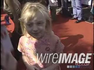 lovely-dakota-premiere-2003-03-08-007.jpg