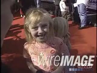 lovely-dakota-premiere-2003-03-08-011.jpg