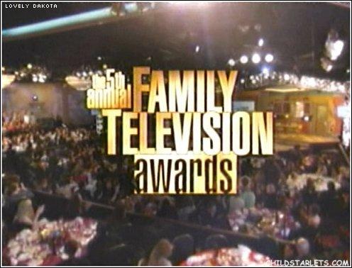 lovely-dakota-family-television-awards-2003-08-14-01.jpg