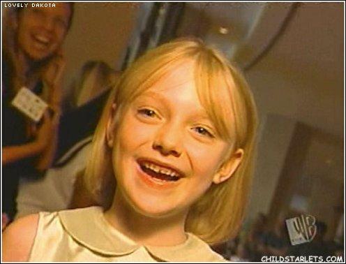 lovely-dakota-family-television-awards-2003-08-14-02.jpg