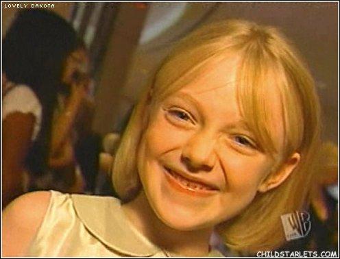 lovely-dakota-family-television-awards-2003-08-14-05.jpg